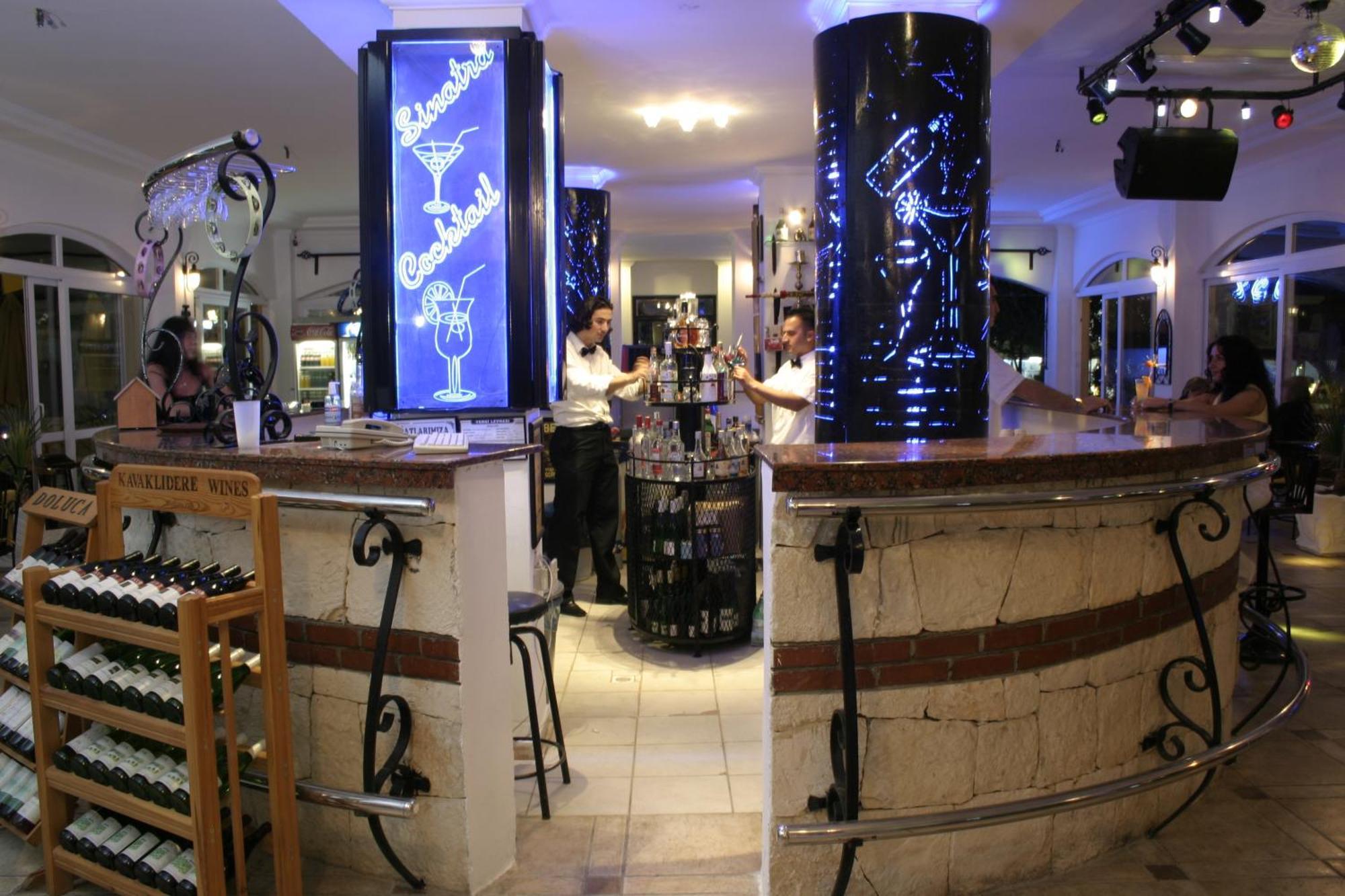 Hotel Sinatra Kemer Esterno foto